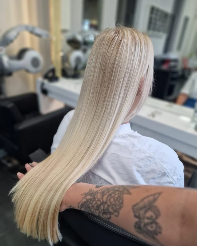 Cool blond by Ines . #haardesignnadineschmid#balayage#verlauf#team#wirausrain#friseurinrain#leidenschaft#